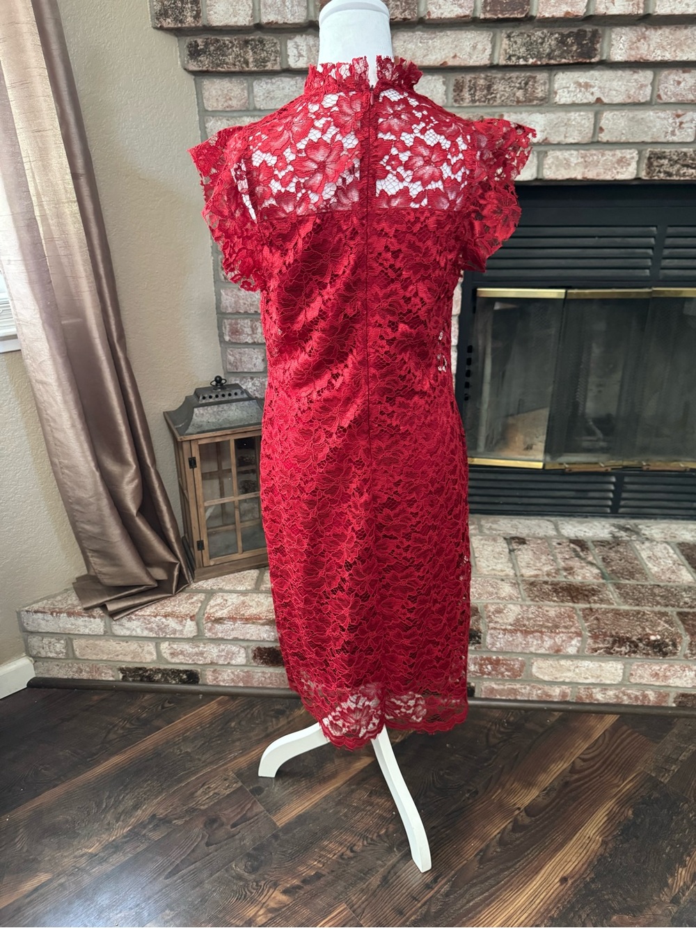 Enfocus Studio Red Lace Cocktail Dress Mock Neck Flutter Sleeve Midi - Picture 5 of 7